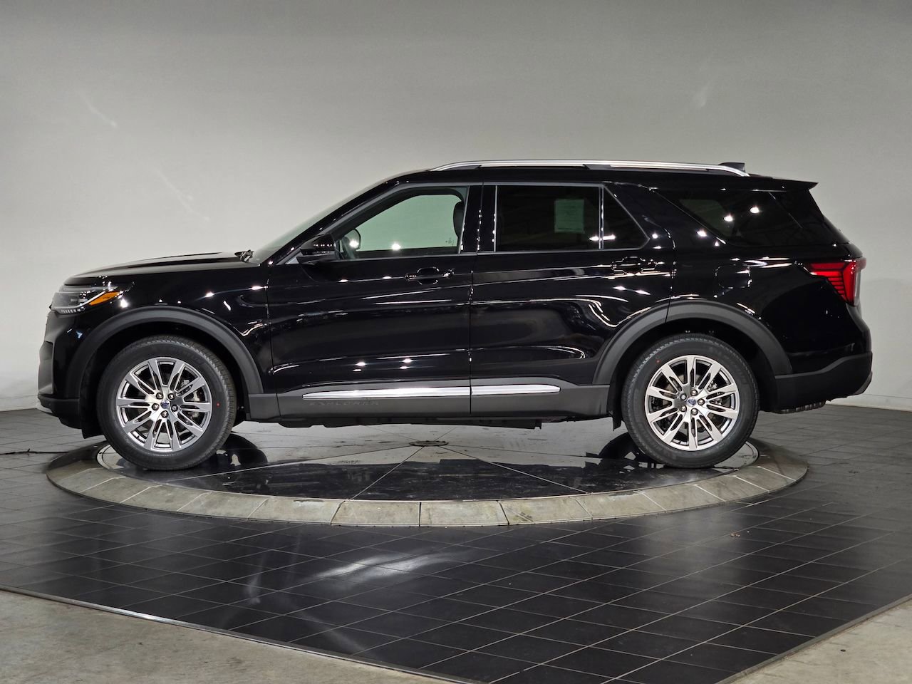 New 2026 Ford Explorer Platinum image 7