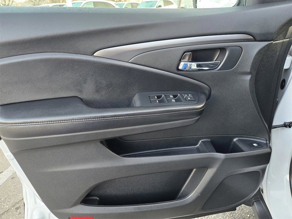 Used 2022 Honda Pilot Sport image 17