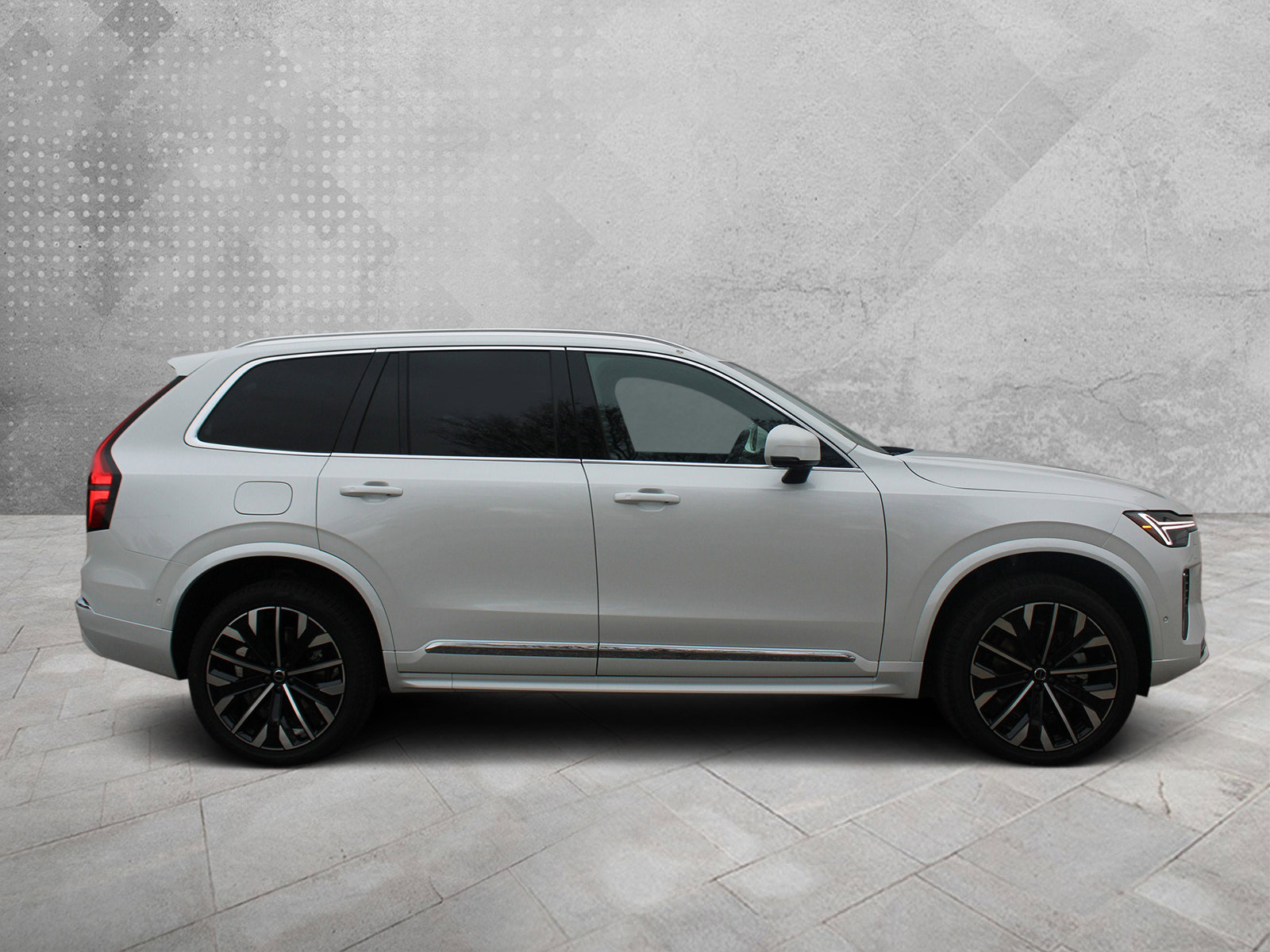 New 2026 Volvo XC90 B6 Plus w/ Protection Package AWD/4WD image 2