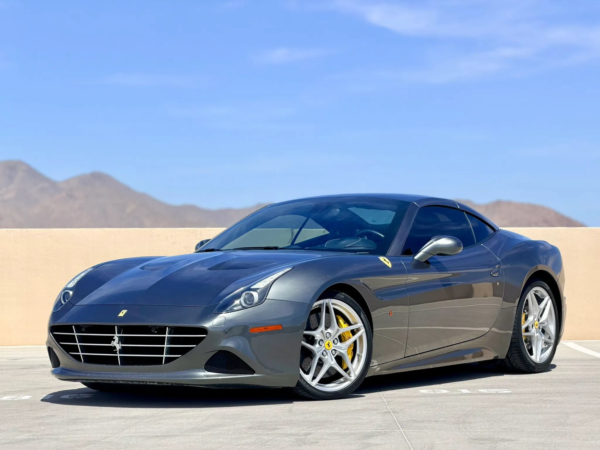 Used 2015 Ferrari California T RWD image 2