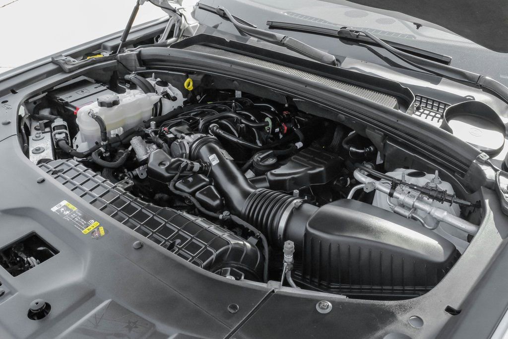 Used 2022 Jeep Grand Cherokee Laredo w/ Luxury Tech Group I image 61