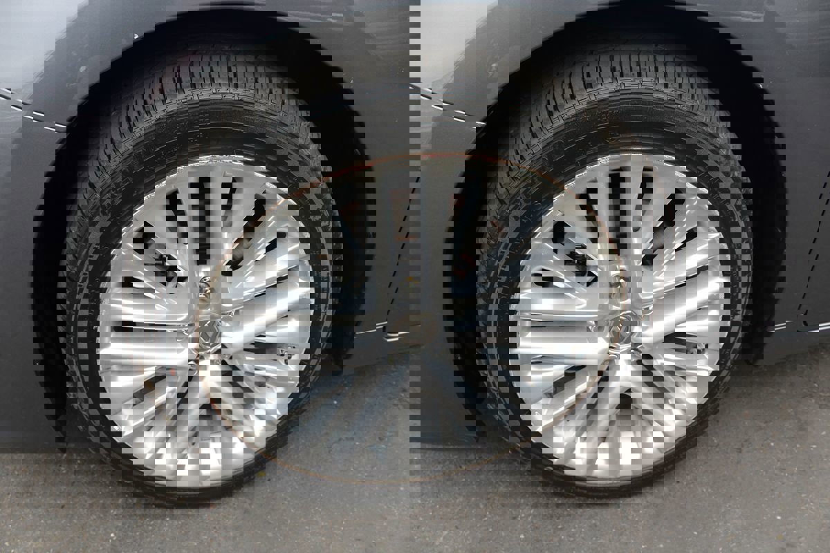 Used 2015 Lexus ES 350 w/ Luxury Package image 11