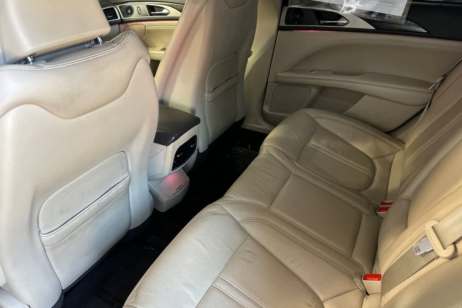 Used 2017 Lincoln MKZ Reserve FWD image 5