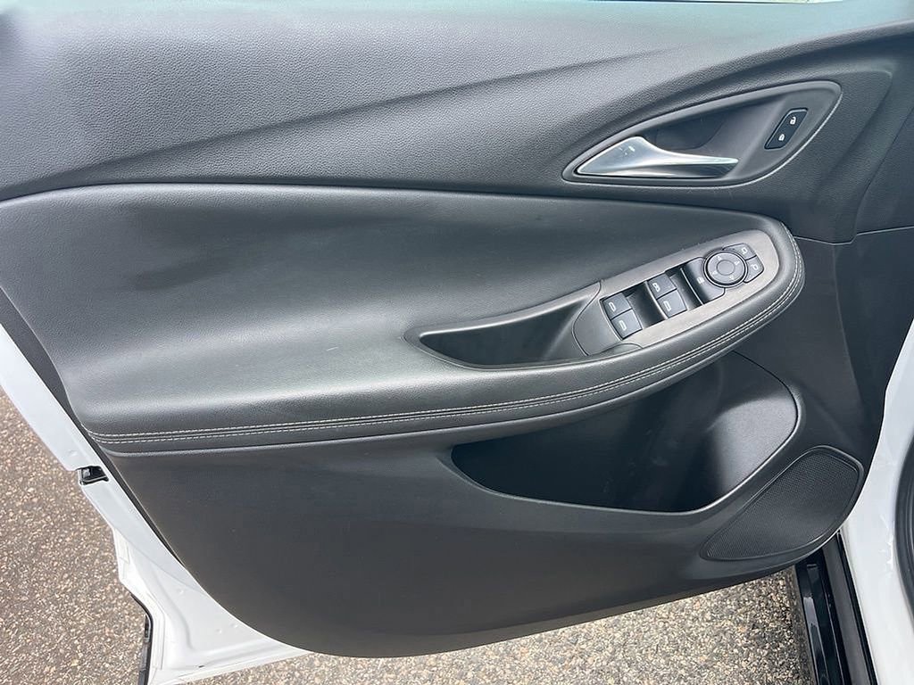 Used 2024 Buick Encore GX Sport Touring FWD image 24