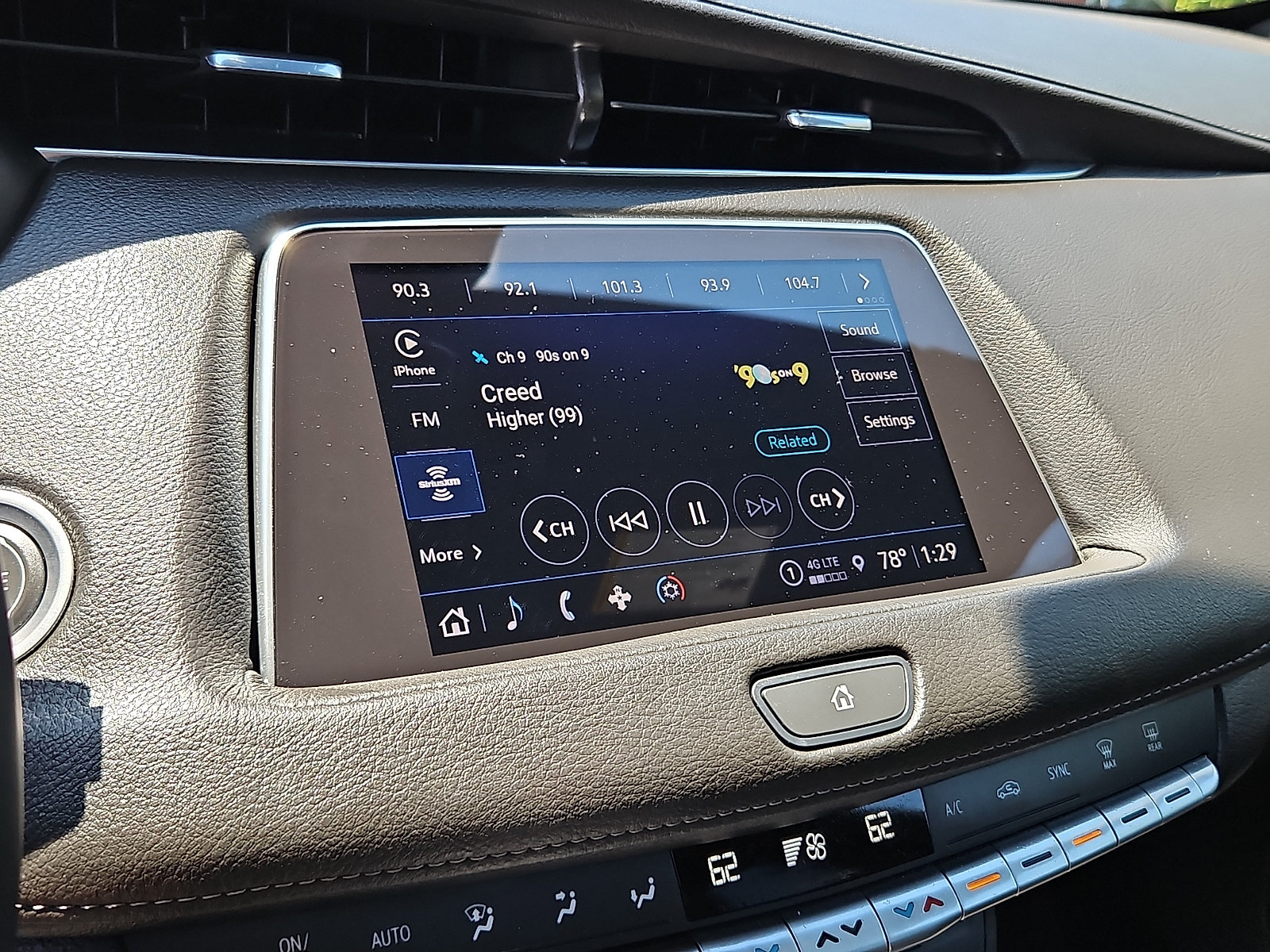 Certified 2023 Cadillac XT4 Premium Luxury AWD/4WD image 17