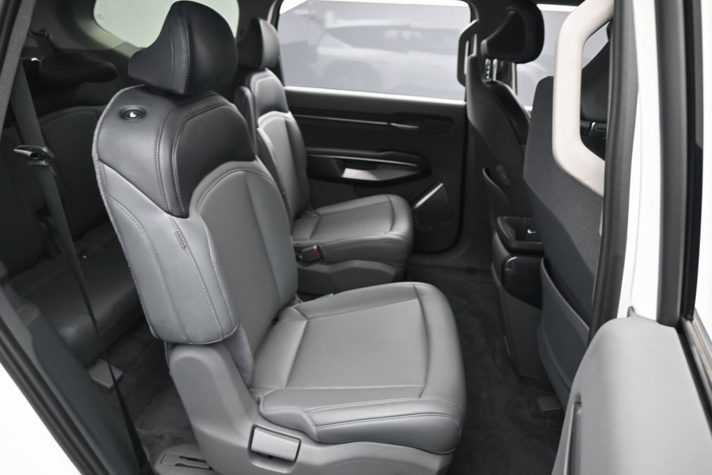 Used 2024 Kia EV9 Light Long Range image 38