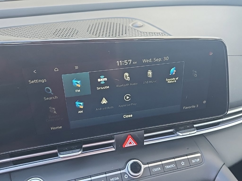 Used 2024 Hyundai Elantra Limited FWD image 22