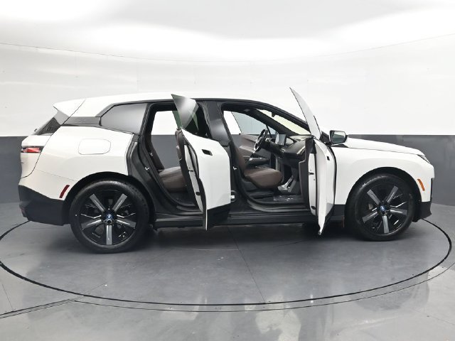 Certified 2024 BMW iX xDrive50 w/ Premium Package AWD/4WD image 36
