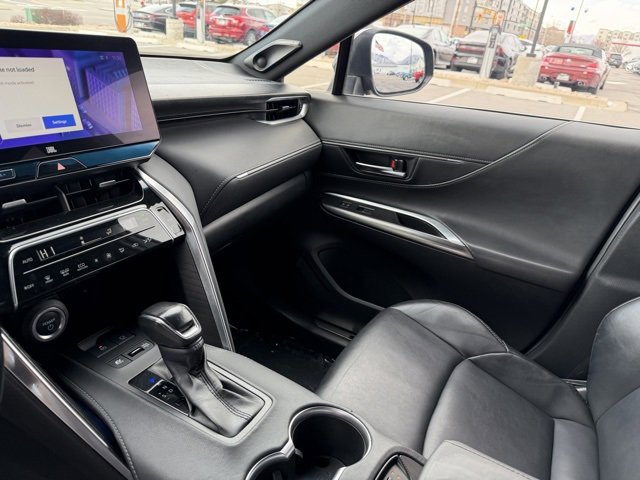 Used 2023 Toyota Venza XLE image 21