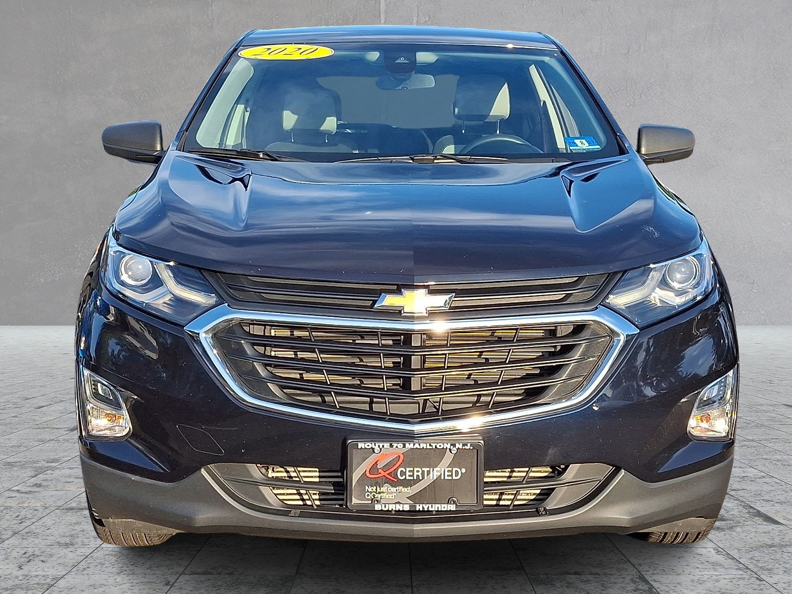 Used 2020 Chevrolet Equinox LS w/ LS Convenience Package FWD image 2