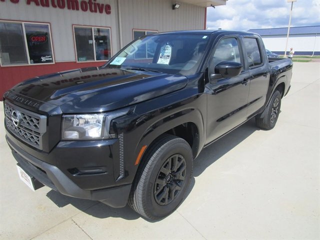 Used 2023 Nissan Frontier SV image 3