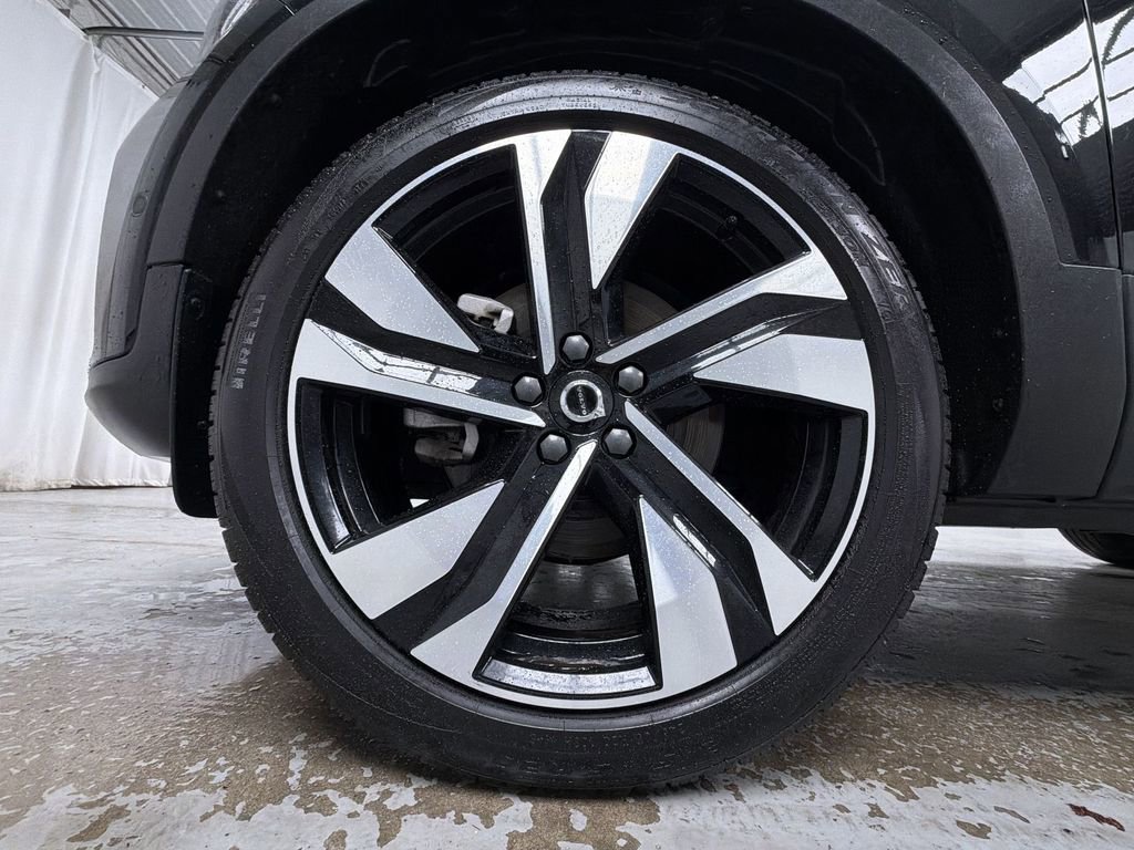Used 2024 Volvo XC40 B5 Plus w/ Climate Package AWD/4WD image 13