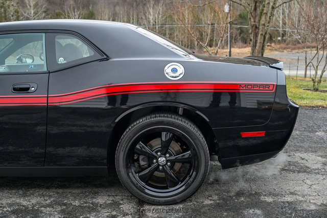 Used 2010 Dodge Challenger R/T w/ Mopar 10 Pkg image 5
