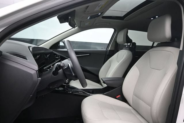 Used 2024 Kia Niro EX Touring FWD image 10