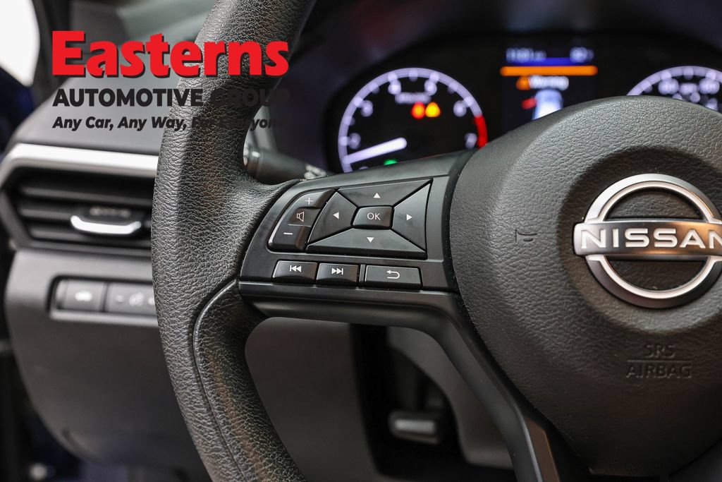 Used 2024 Nissan Altima 2.5 S FWD image 14