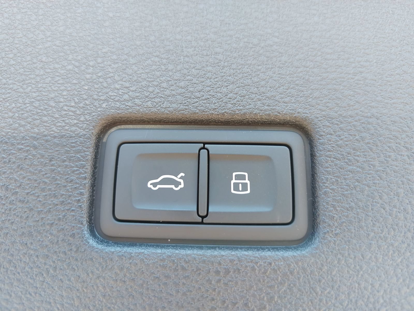 New 2026 Audi SQ8 Premium Plus AWD/4WD image 13