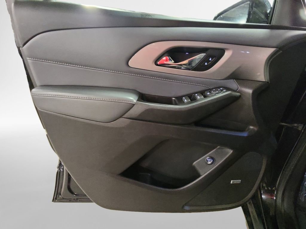 Used 2020 Chevrolet Traverse LT w/ LT Premium Package image 14