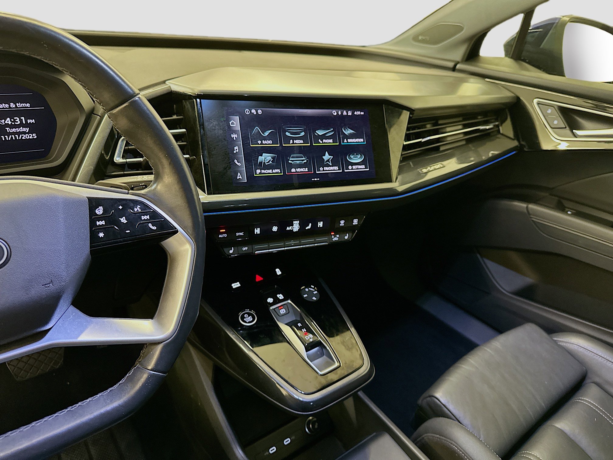 Used 2022 Audi Q4 e-tron Prestige image 26