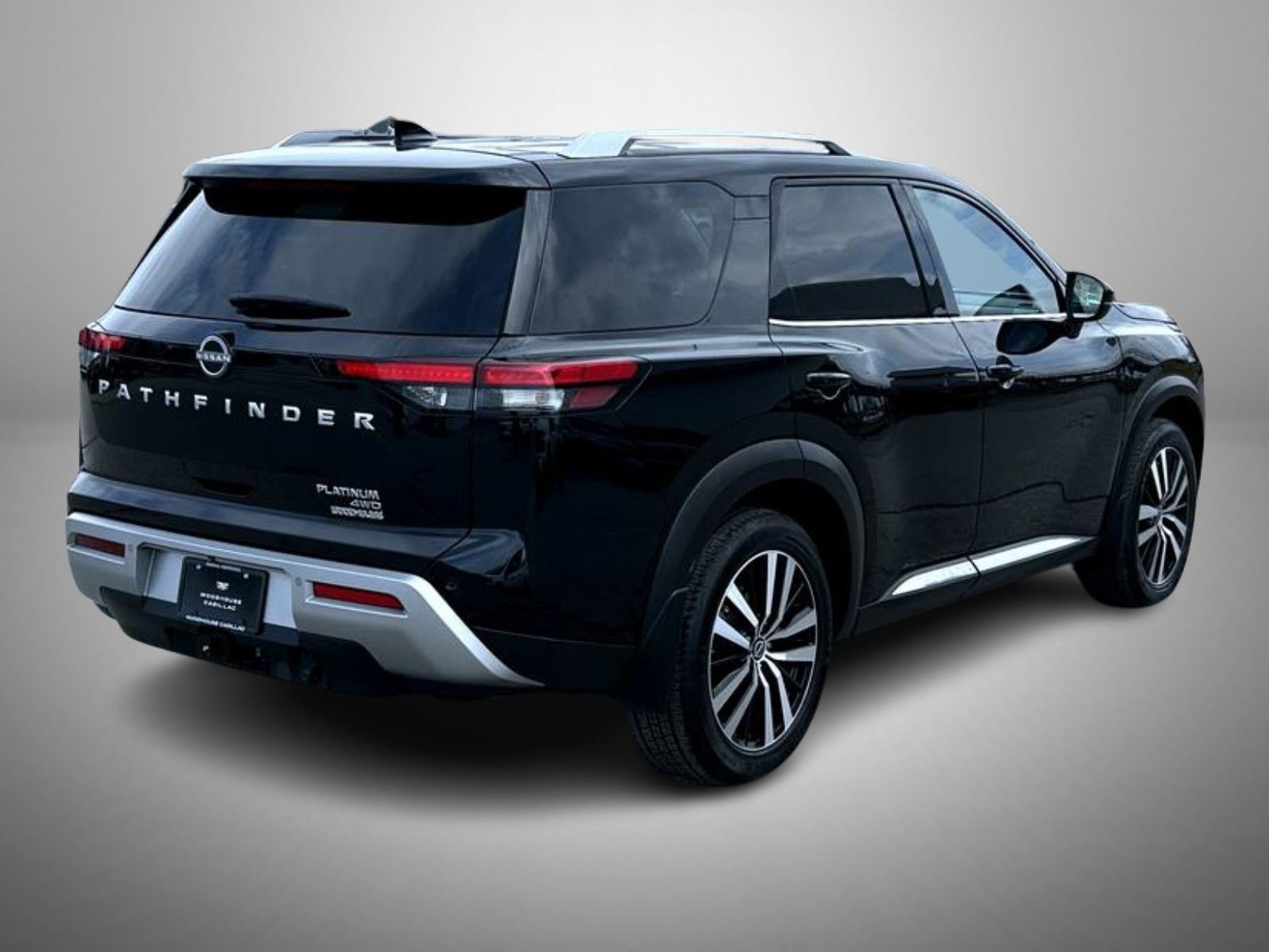 Used 2024 Nissan Pathfinder Platinum image 5