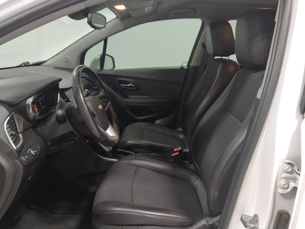 Used 2020 Chevrolet Trax LT w/ Driver Confidence Package FWD image 17
