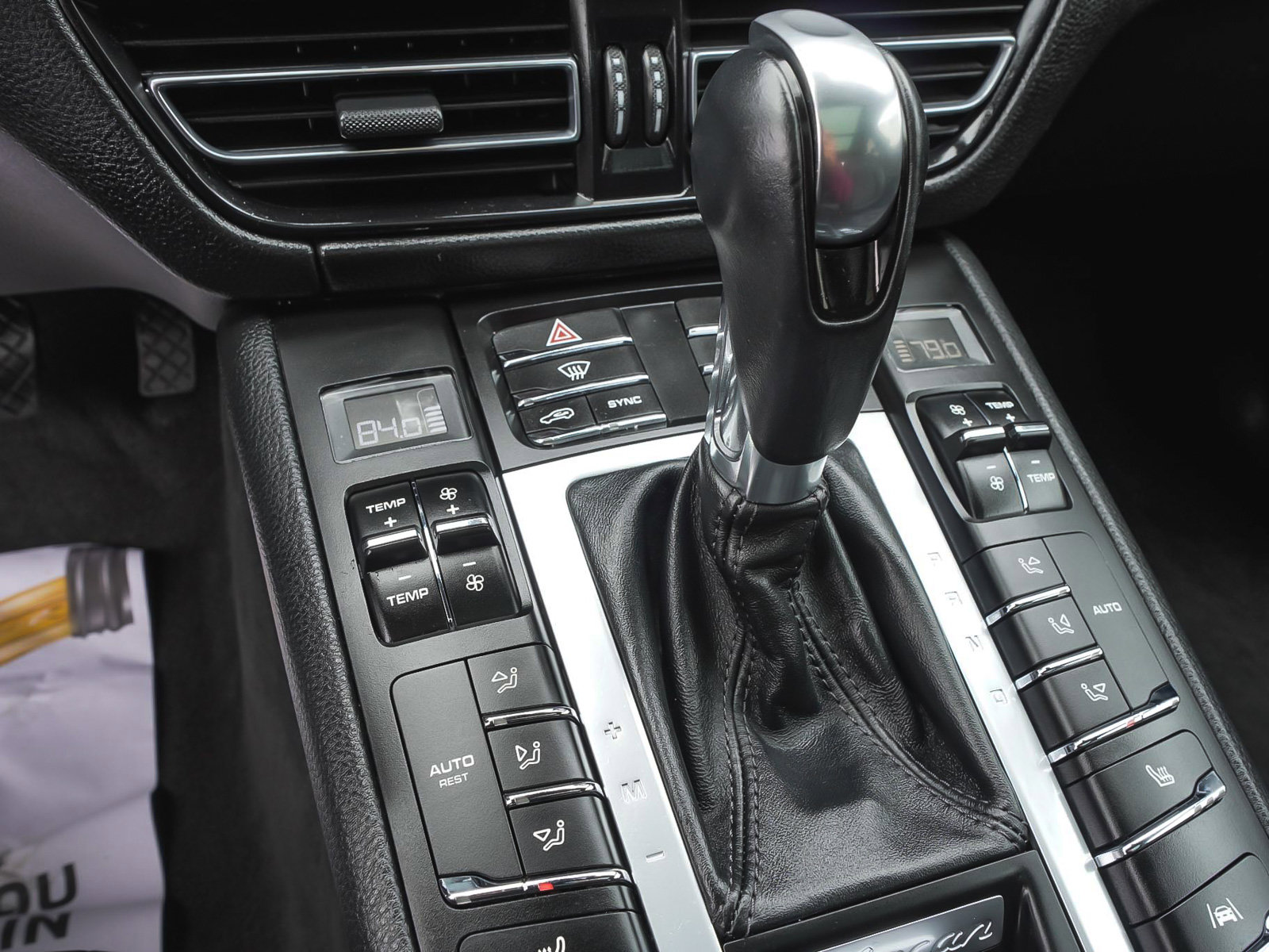 Used 2021 Porsche Macan S AWD/4WD image 25