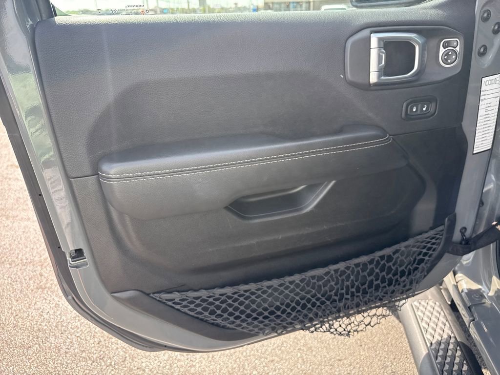 Used 2023 Jeep Gladiator Overland image 11