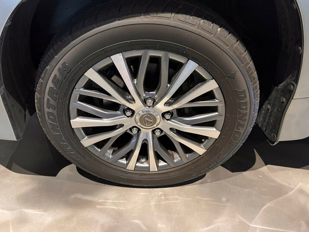 Used 2018 Lexus LX 570 4WD image 10