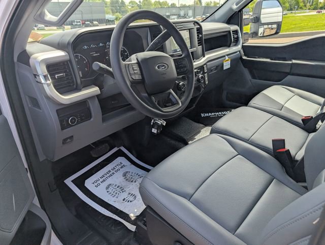 New 2026 Ford F550 4x4 Crew Cab image 14