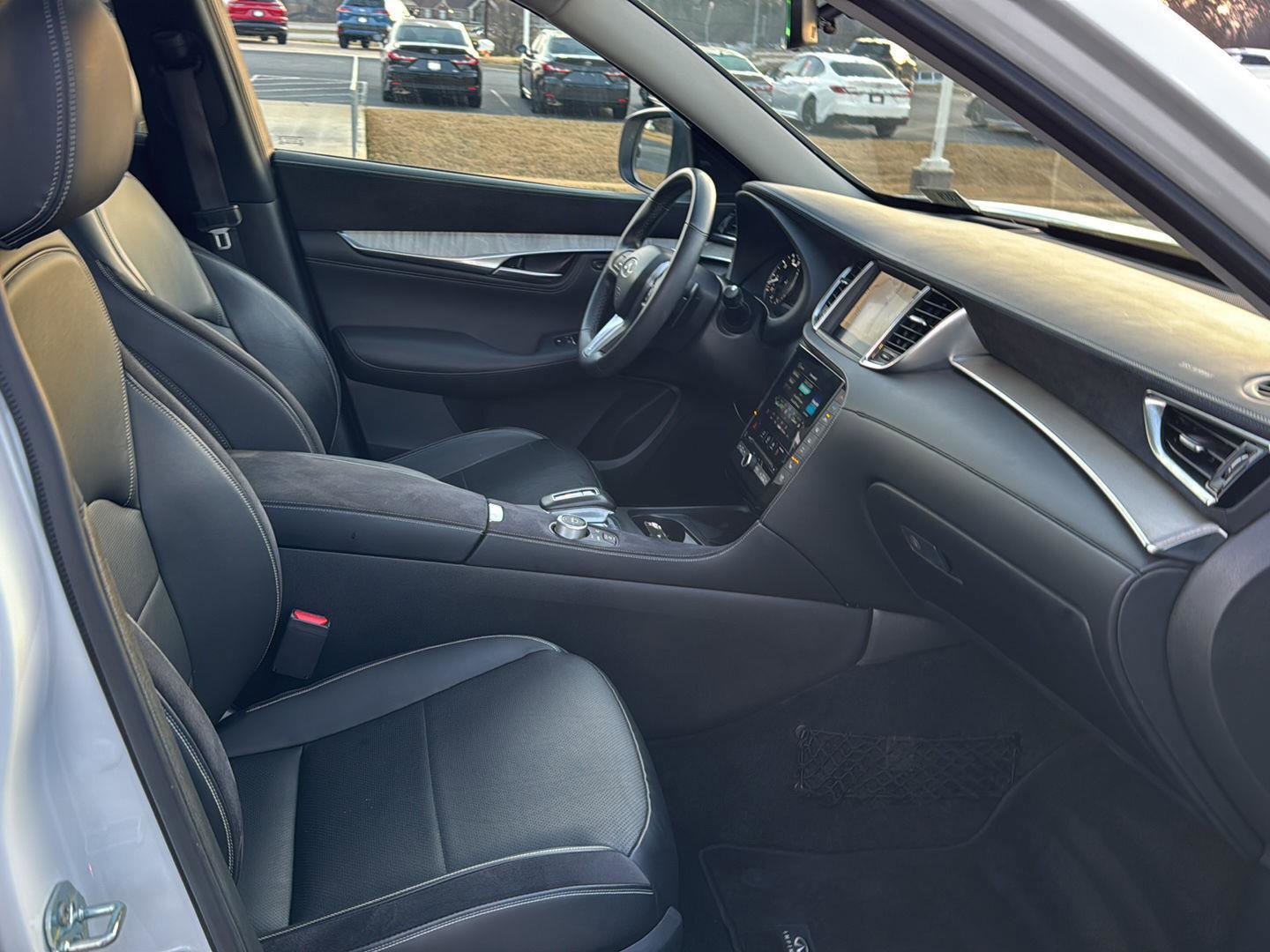 Used 2023 INFINITI QX50 Sensory w/ Accent Package image 10