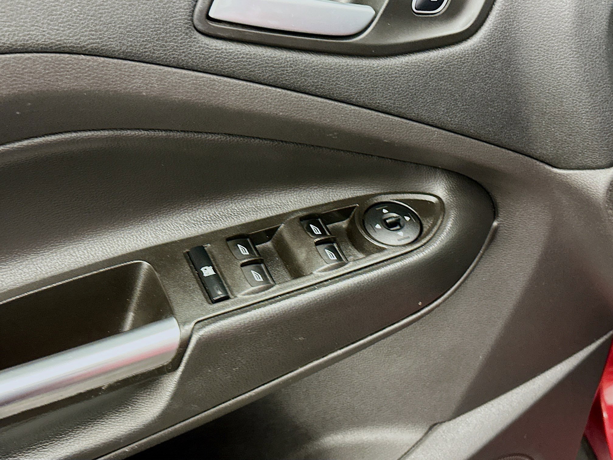 Used 2018 Ford Escape SE image 15