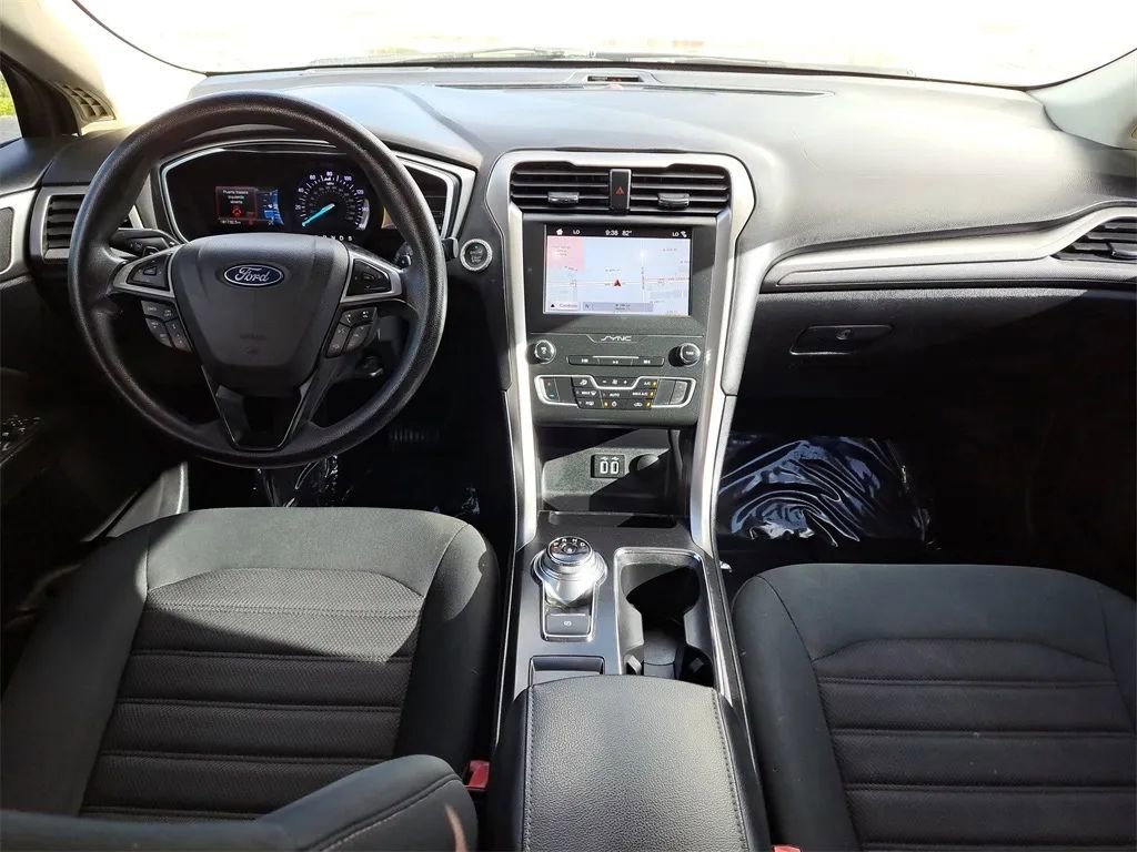 Used 2019 Ford Fusion SE image 12