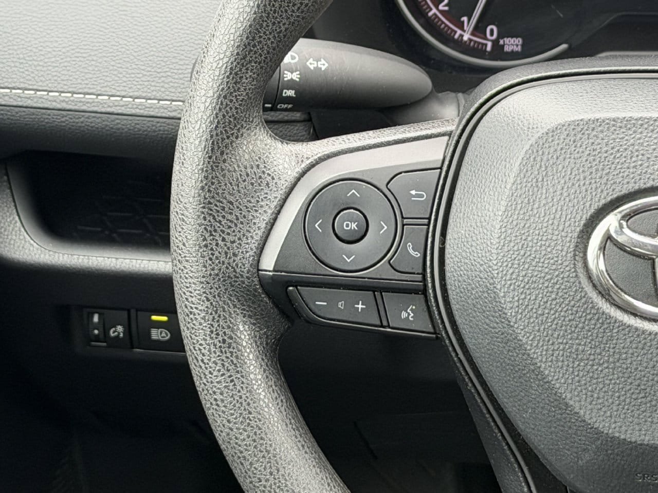 Used 2025 Toyota RAV4 LE FWD image 13