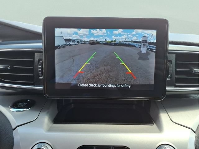 Used 2023 Ford Explorer XLT w/ Equipment Group 202A AWD/4WD image 19