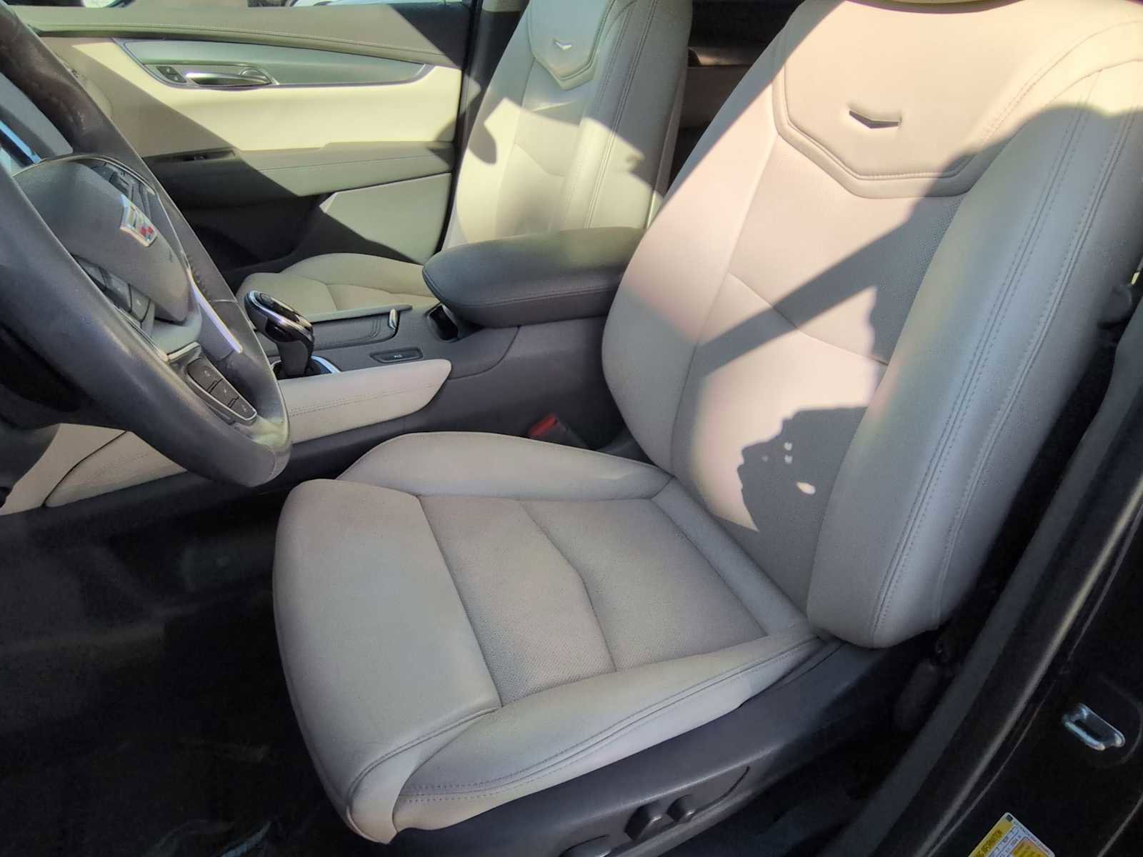 Used 2019 Cadillac XT5 Luxury image 16