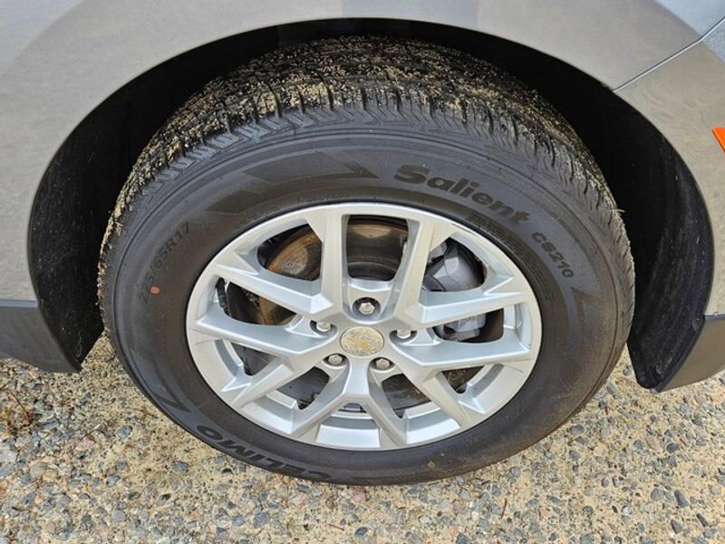 Used 2024 Chevrolet Equinox LT image 16