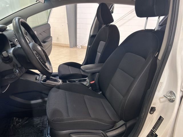 Used 2017 Kia Forte LX image 9