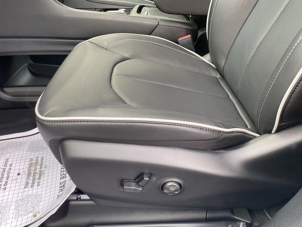 New 2026 Chrysler Pacifica Limited w/ S Appearance Package image 21