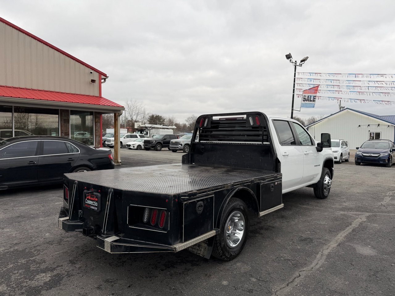 Used 2024 Chevrolet Silverado 3500 LT w/ Convenience Package image 4