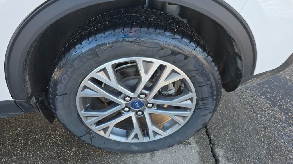 Used 2021 Ford Escape SEL image 9