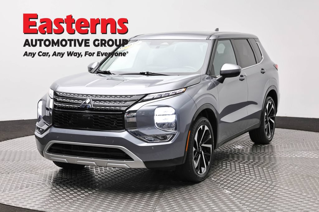 Used 2024 Mitsubishi Outlander SE FWD image 1