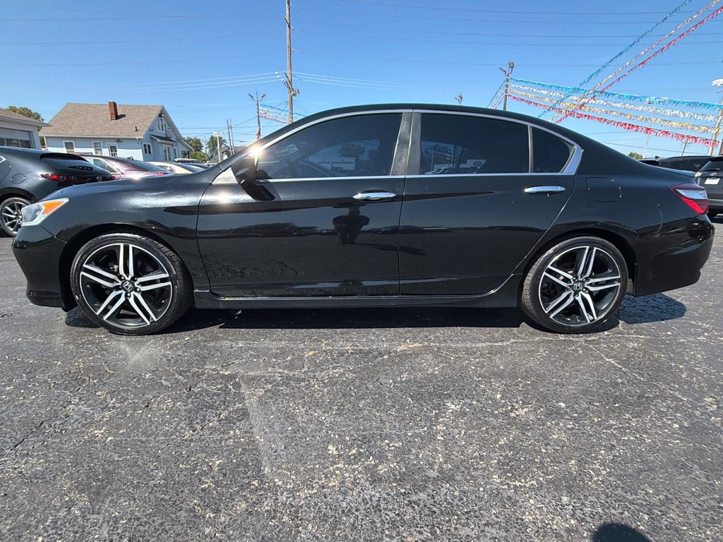 Used 2017 Honda Accord Sport image 4