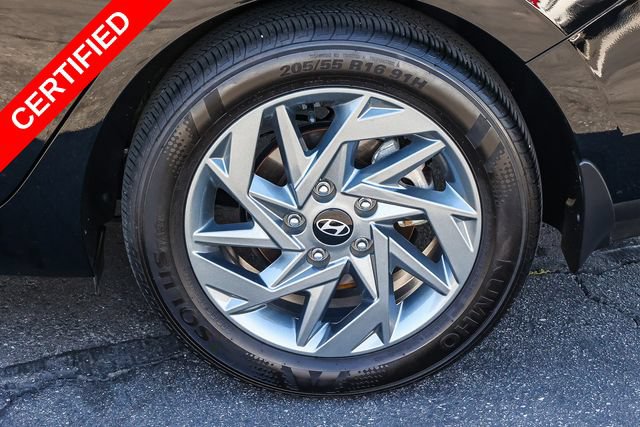 Certified 2024 Hyundai Elantra SEL FWD image 8