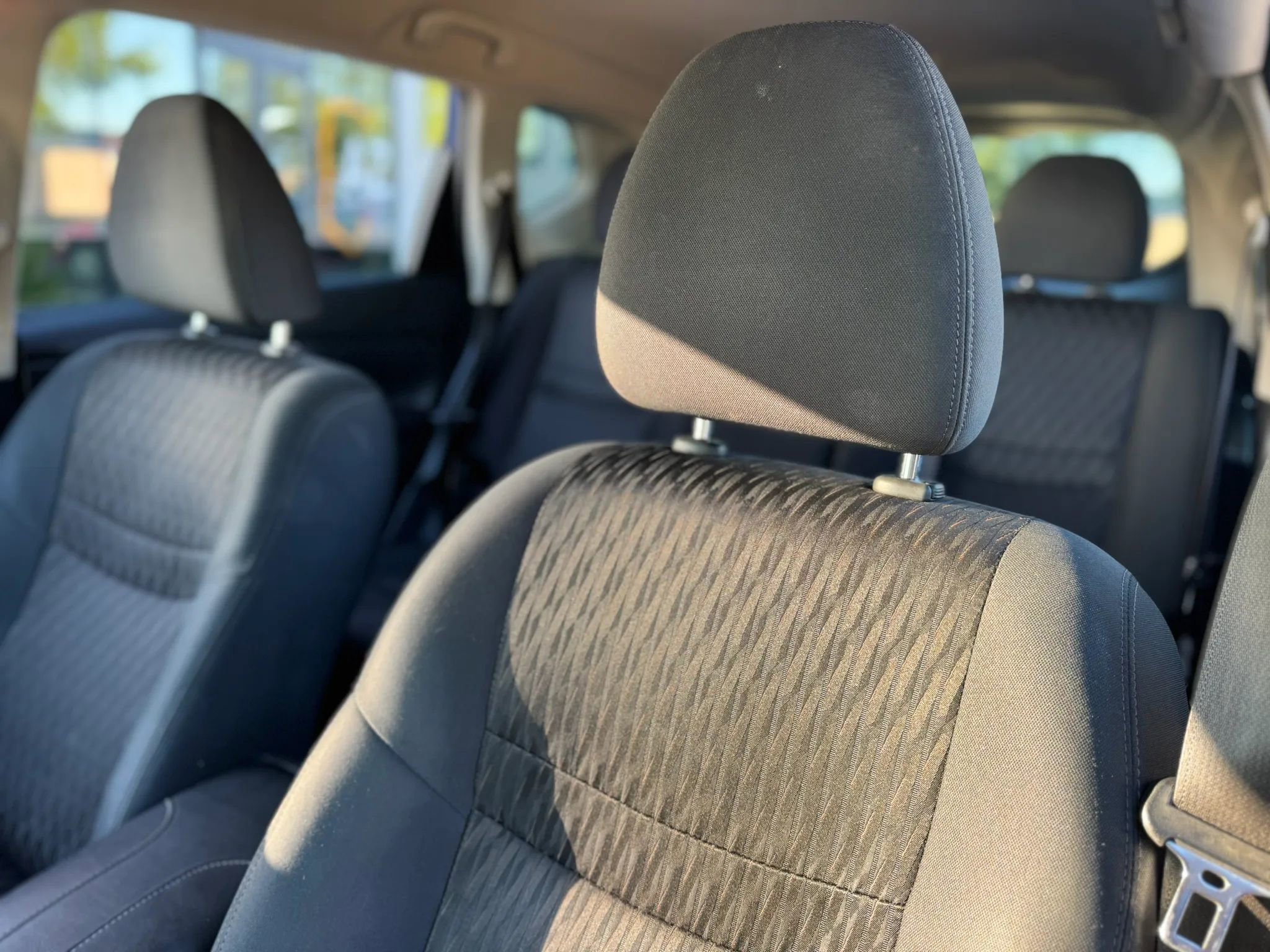 Used 2018 Nissan Rogue S image 15