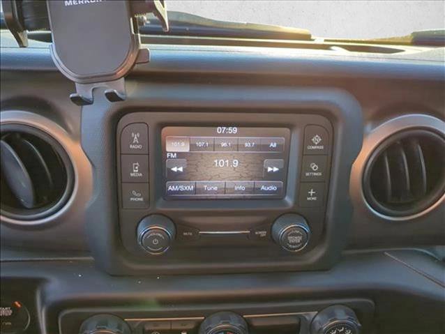Used 2020 Jeep Gladiator Sport image 19