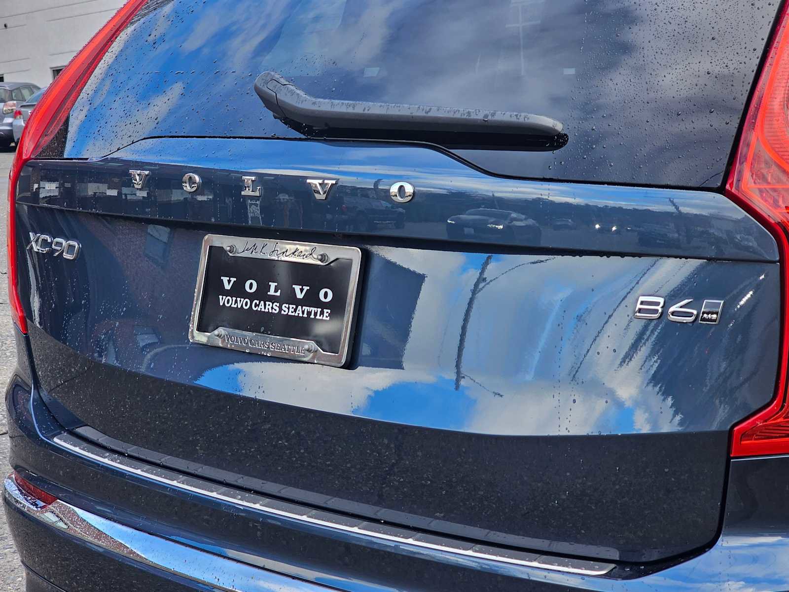 Certified 2024 Volvo XC90 B6 Ultimate w/ Protection Package Premier image 23