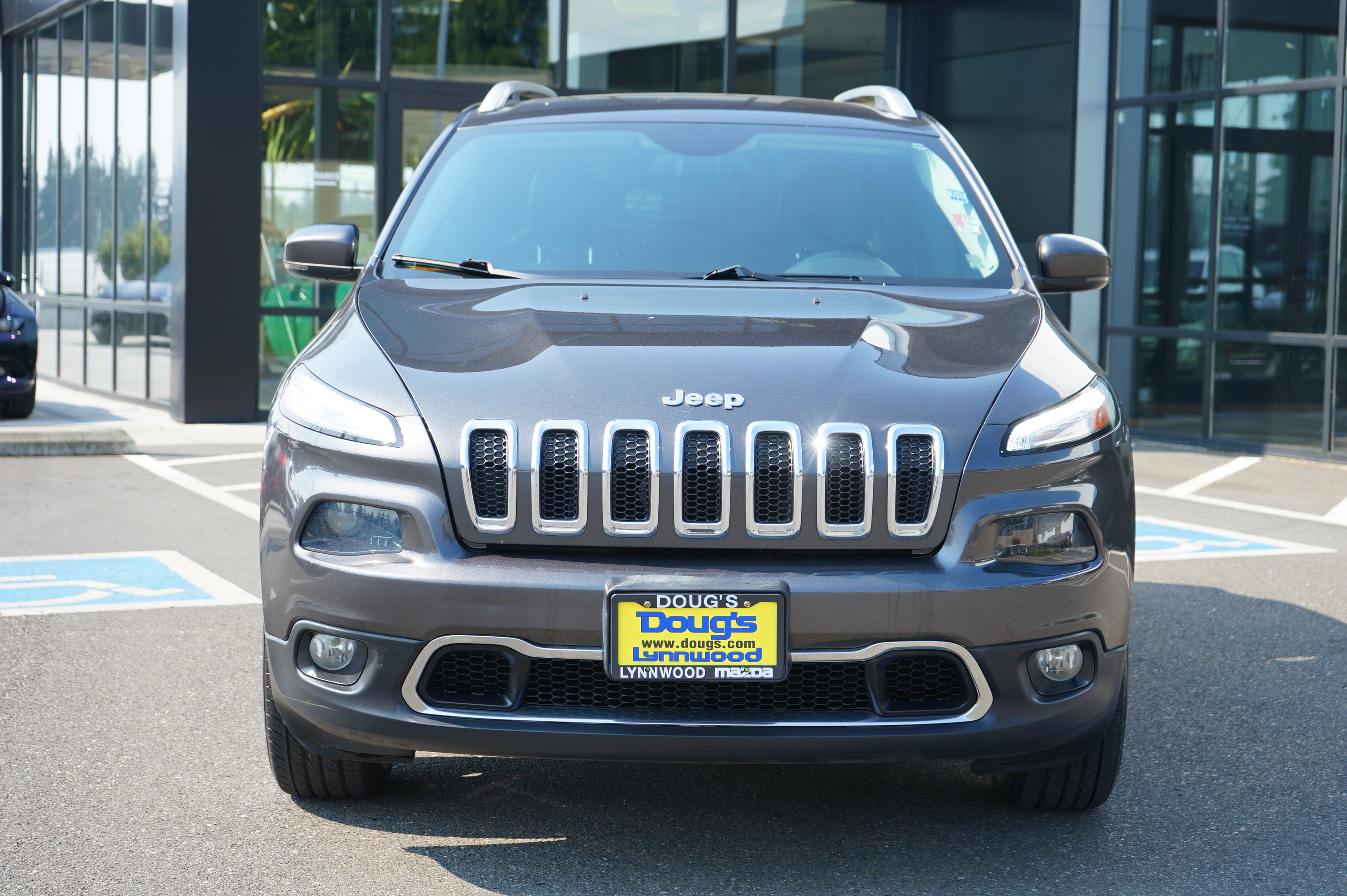 Used 2017 Jeep Cherokee Limited AWD/4WD image 9