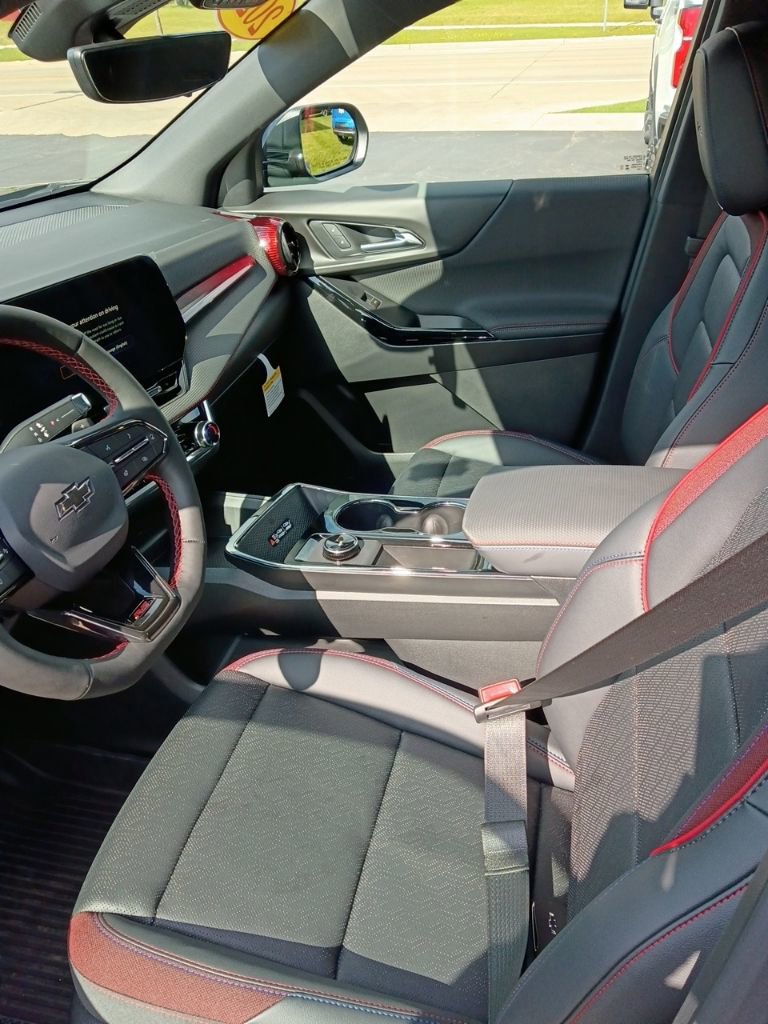 New 2026 Chevrolet Equinox RS w/ Convenience Package III AWD/4WD image 13