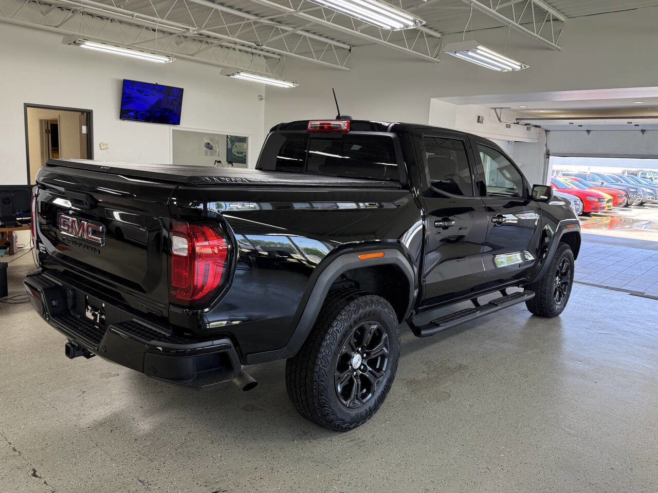 Used 2023 GMC Canyon Elevation w/ Convenience Package AWD/4WD image 12