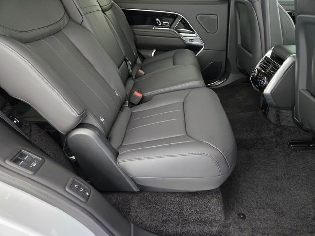 New 2026 Land Rover Range Rover Long Wheelbase SE AWD/4WD image 17