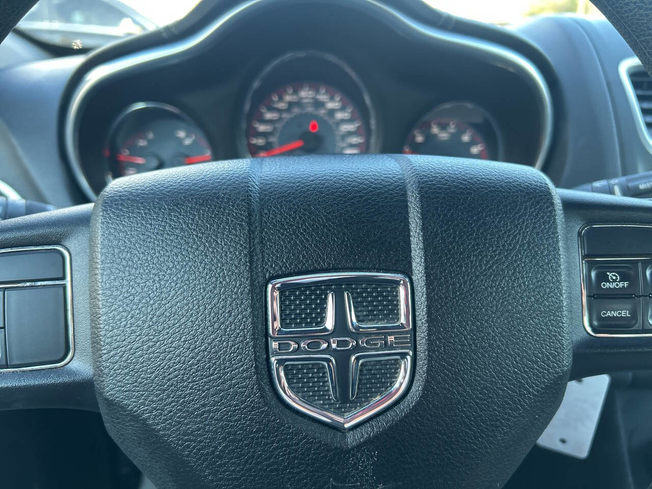 Used 2013 Dodge Avenger SE FWD image 22